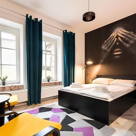 Flatbook - City Center Apartments Waterlane Vintage With Gym غدانسك المظهر الخارجي الصورة