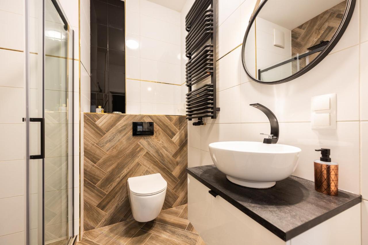 Flatbook - City Center Apartments Waterlane Vintage With Gym غدانسك المظهر الخارجي الصورة