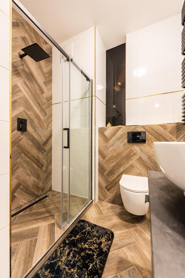 Flatbook - City Center Apartments Waterlane Vintage With Gym غدانسك المظهر الخارجي الصورة