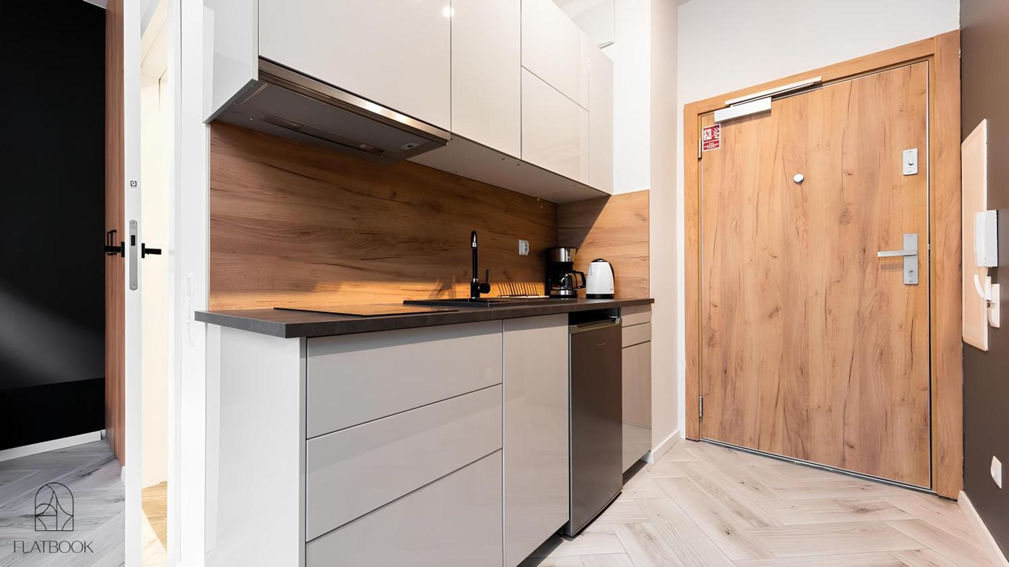 Flatbook - City Center Apartments Waterlane Vintage With Gym غدانسك المظهر الخارجي الصورة